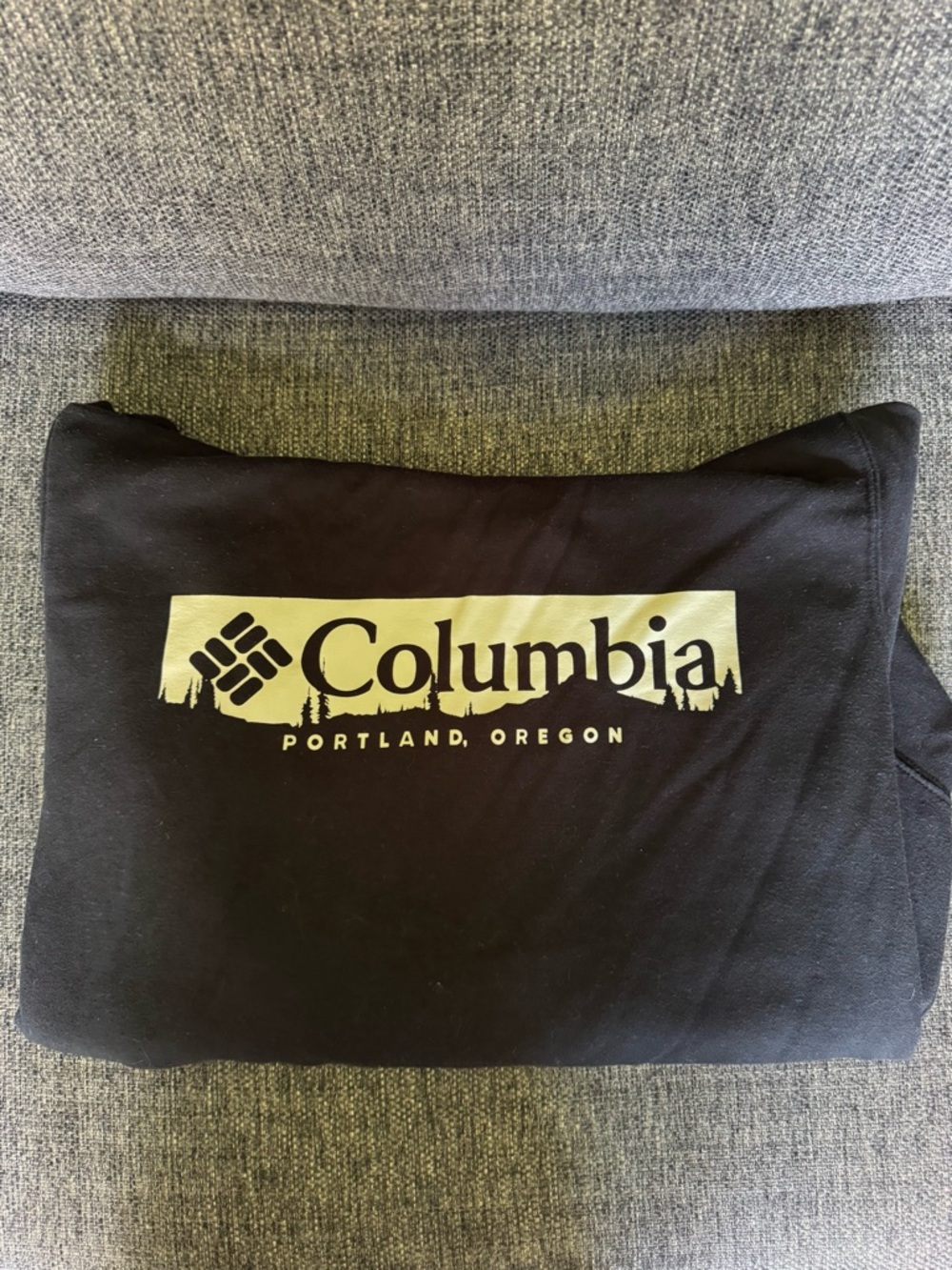 Columbia Black Pullover - Picture 3 of 3